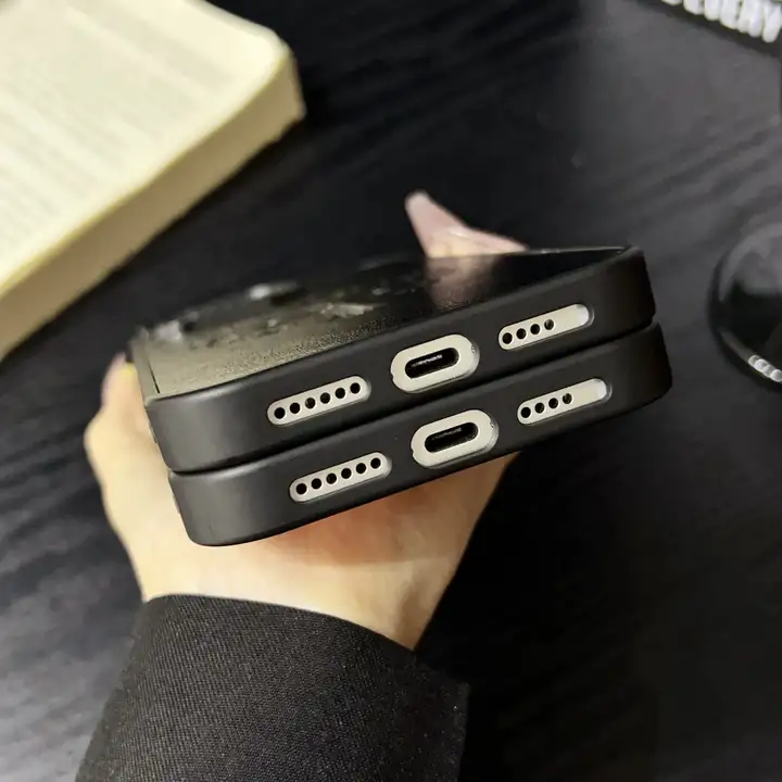 クロームハーツ iphone16 proケース エンボス加工