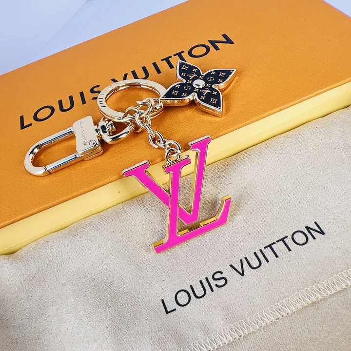 LV キーホルダー 誕生日プレゼント