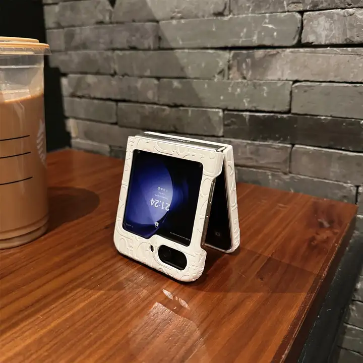 ディオール galaxy Z Flip 6スマホケース magsafe対応