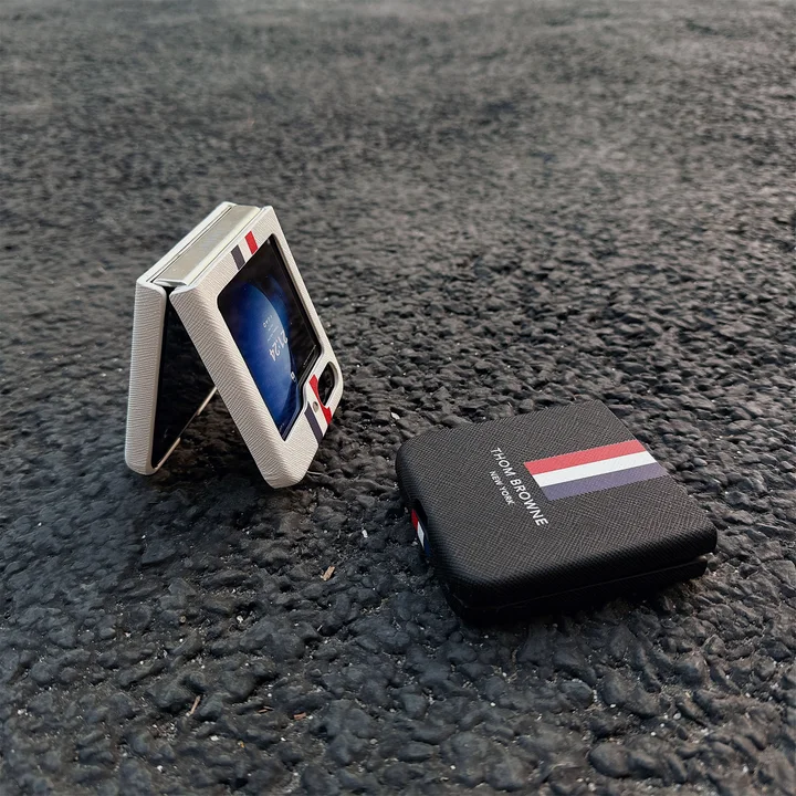 トムブラウン galaxy ZFlip6 magsafe対応ケース