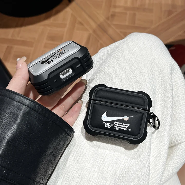 ナイキ airpods 4ケース ダウンジャケット