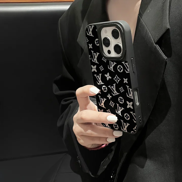 LOUIS VUITTON iphone16 proカバー ブラック