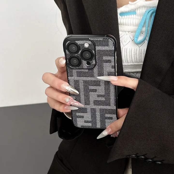 フェンディiphone16携帯ケース 一体型