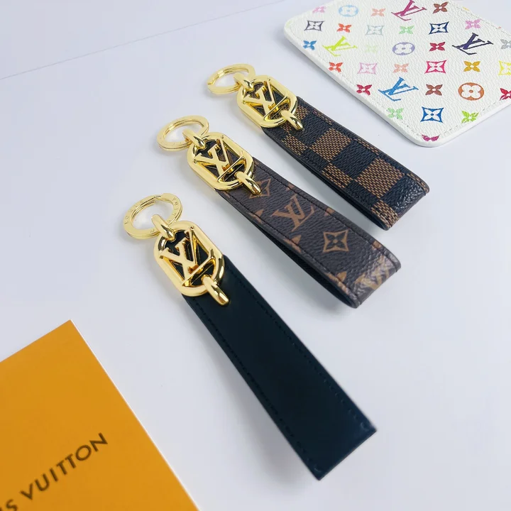 ルイヴィトン 革 キーリング