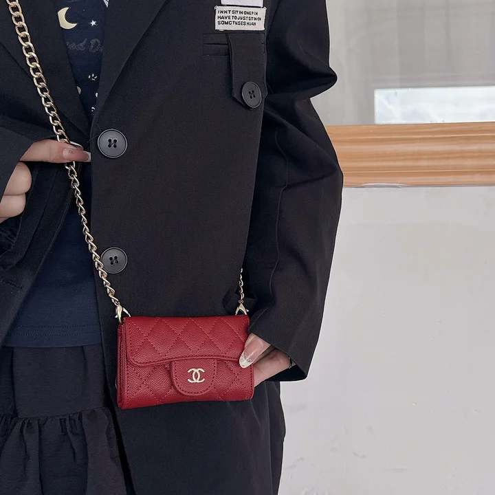 Chanel エアーポッズ 4 斜め掛けケース レディース
