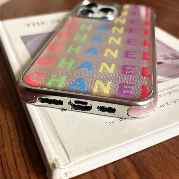 ブランドiphone16ケース カメラホール