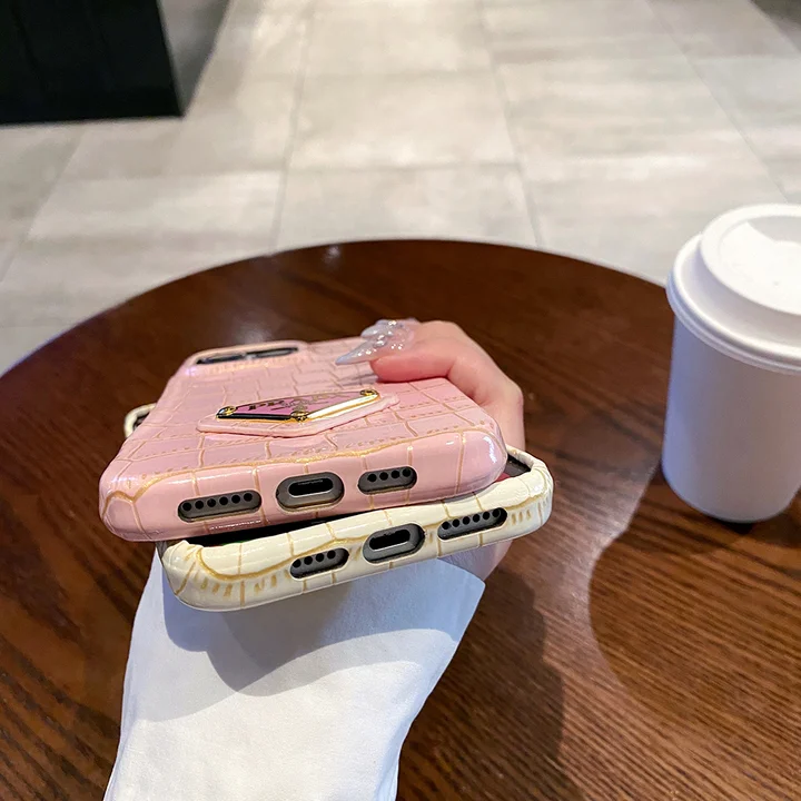 プラダ iphone 16 pro ケース お 揃い