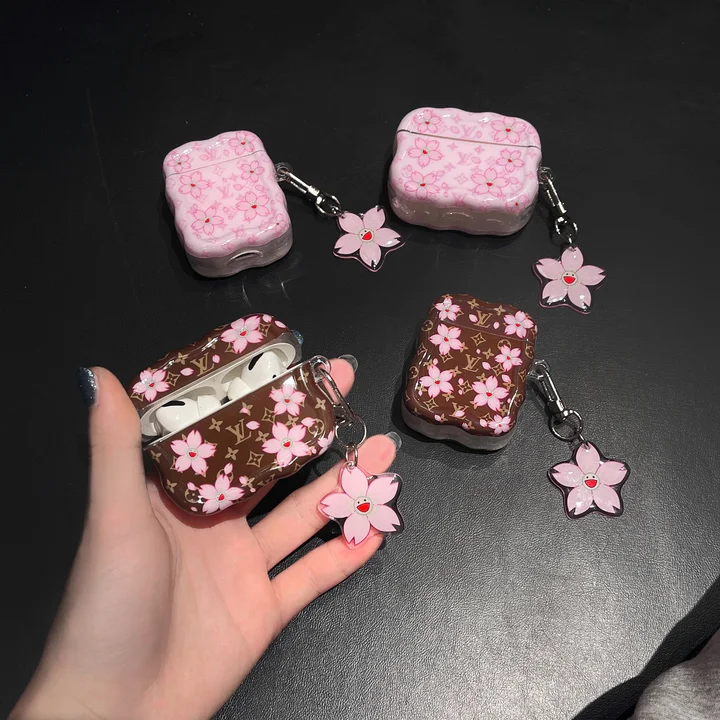 ルイヴィトン airpdos4ケース カラビナ 付き