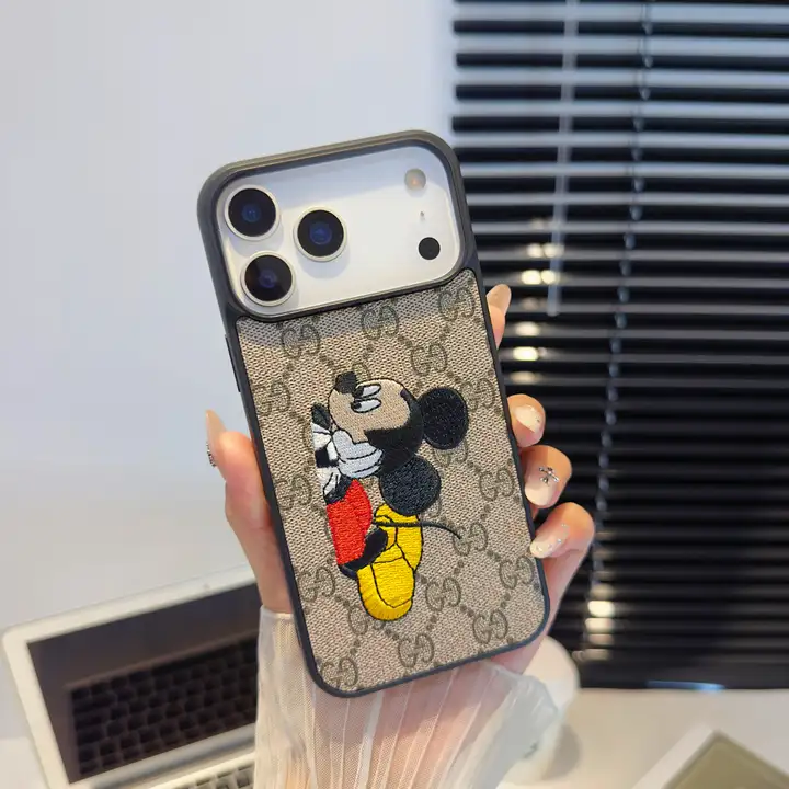 グッチ iphone17pro携帯ケース 蜂