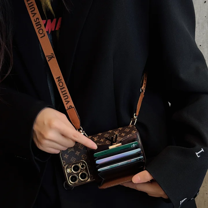 gucci iphone17ケース 落下防止 ストラップ付き