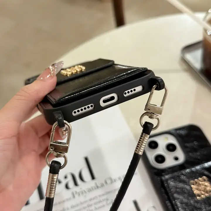 loewe iphone17proケース 本革 牛革