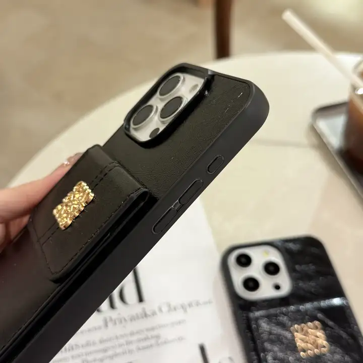 ロエベiphone17ケース ショルダーホール 2つ穴