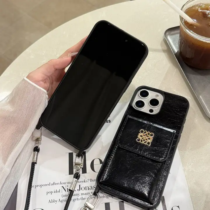 loewe iphone17proケース カード収納