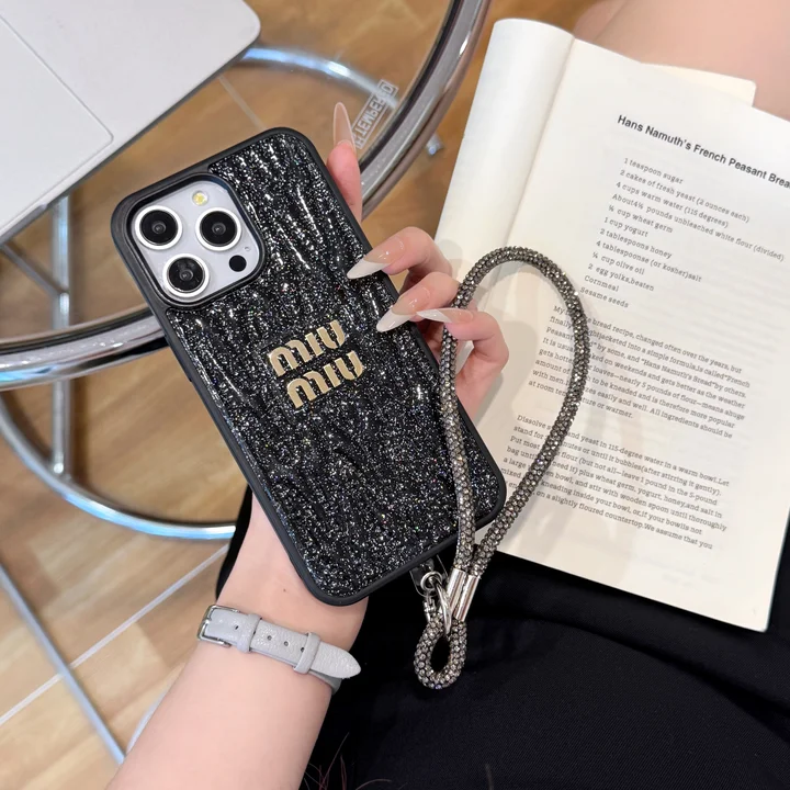 miumiu iphone17proケース ストラップホール