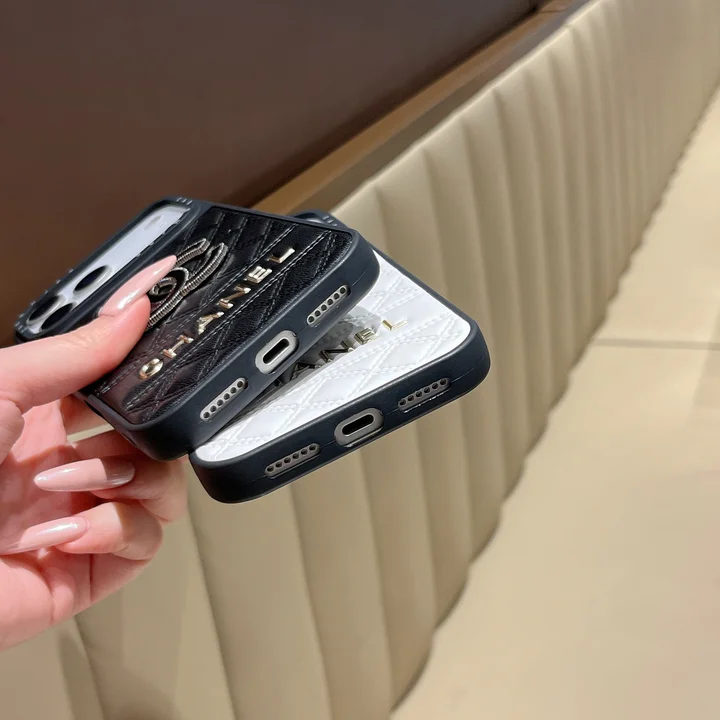 シャネルiphone17pro携帯ケース 金箔押し CCロゴ