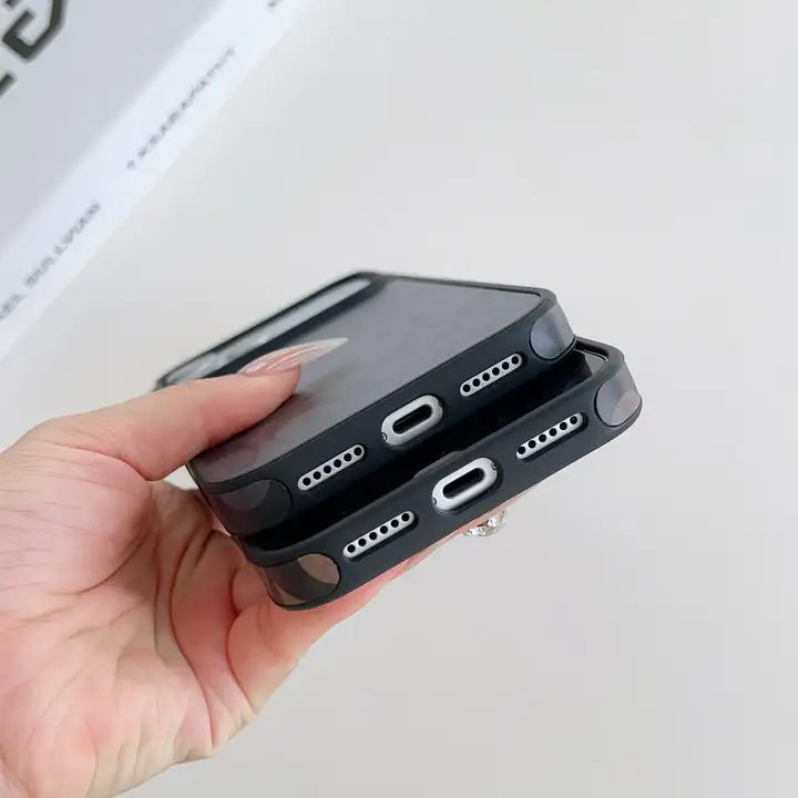 coach iphone17promaxカバー レンズ保護