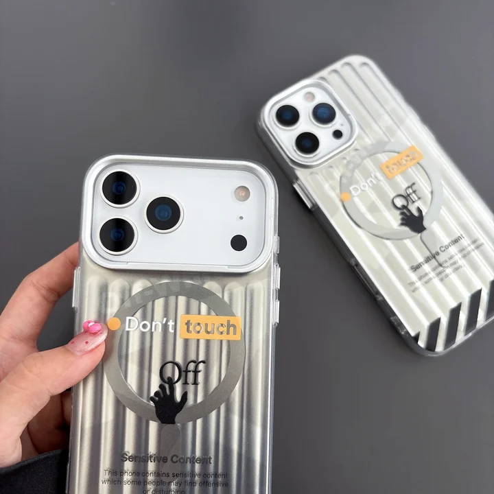 オフホワイトiphone17ケース シルバー