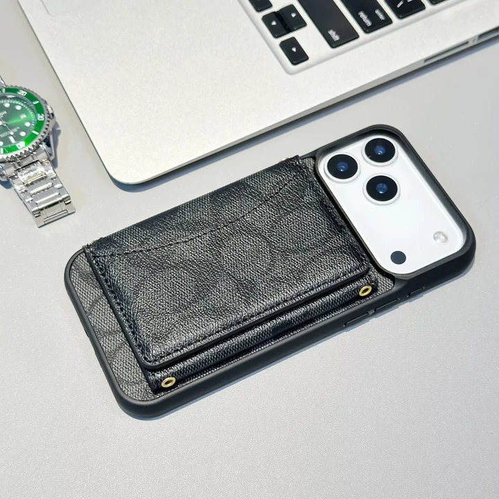コーチiphone17proケース 本革 レザー