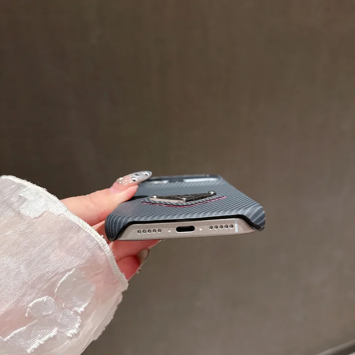 プラダ iphone17air スリムケース