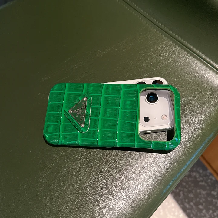 プラダiphone17proケース クロコダイル柄
