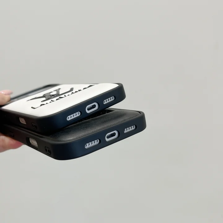 ルイヴィトンiphone17ケース 黒 白 ペア