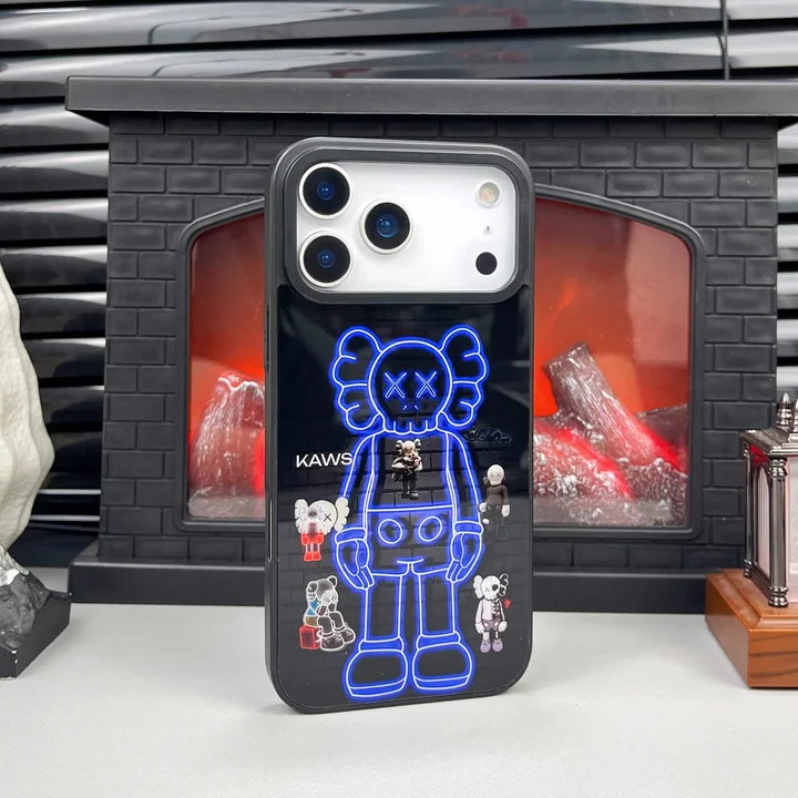 KAWS アイフォン17ケース アニメ風
