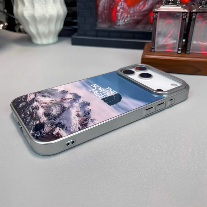ノースフェイス iphone17promaxケース シルバー