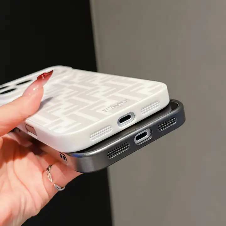 フェンディiphone17 pro maxケース 指紋防止