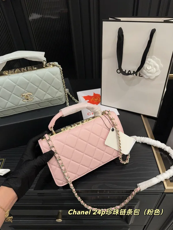 シャネル チェーンバッグ ピンク