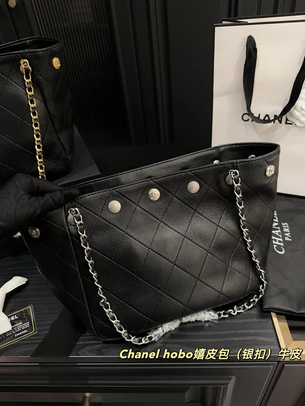 CHANEL HOBO ショッピングバッグ