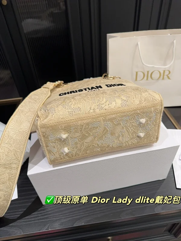 ディオール レディース バッグ プレゼント