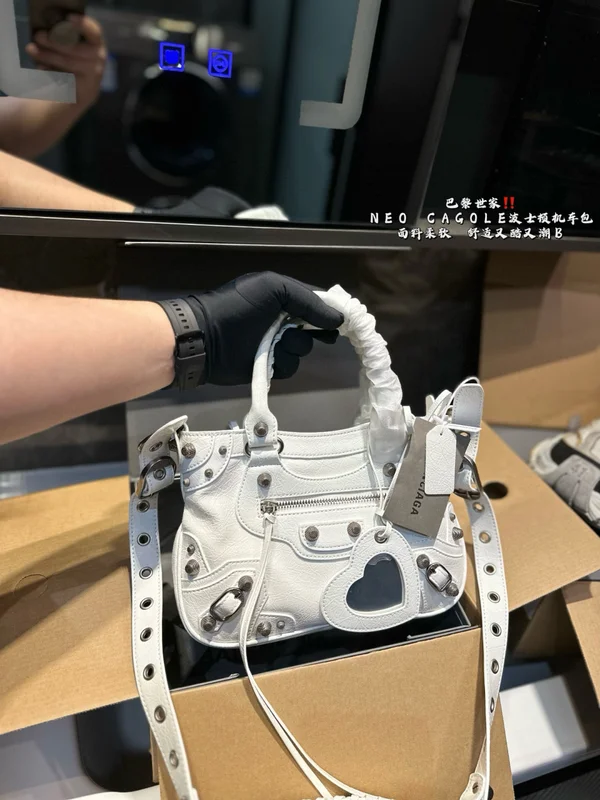 バレンシアガ ネオカゴールバッグ