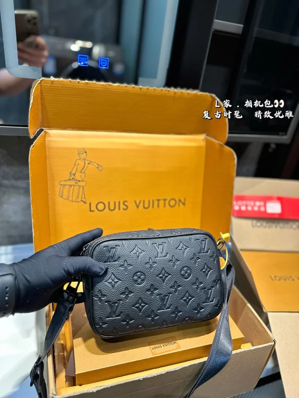 LOUIS VUITTON ショルダーバッグ メンズ