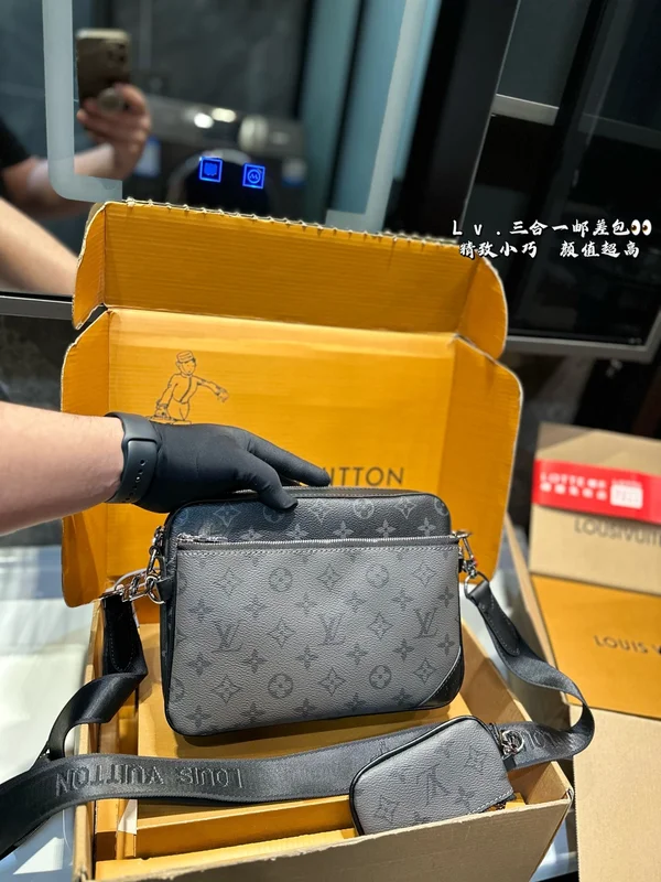 LOUIS VUITTON ショルダーバッグ メンズ