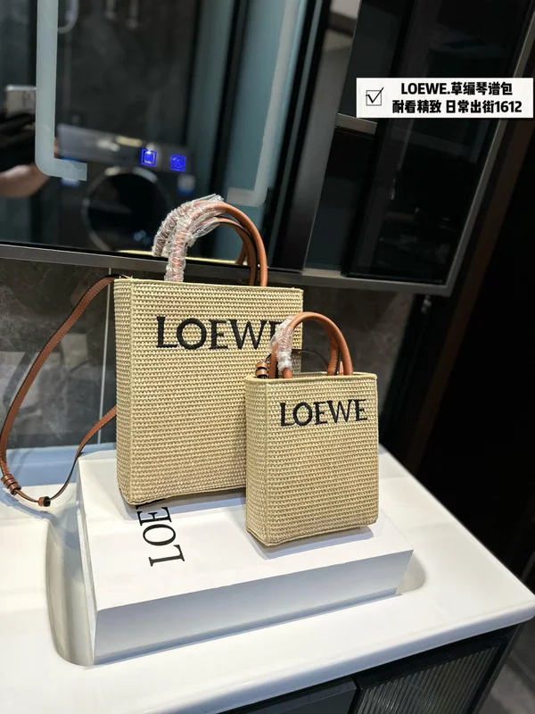 LOEWE A4トートバッグ