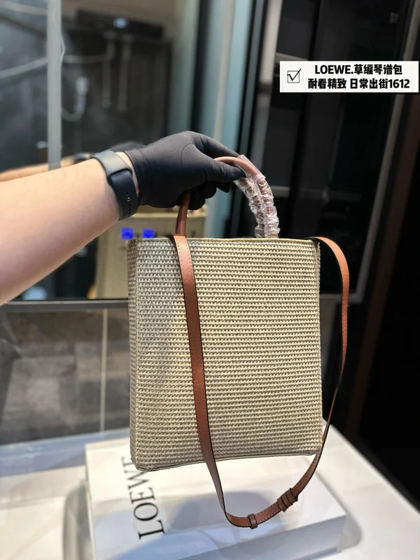 LOEWE バッグ レディース