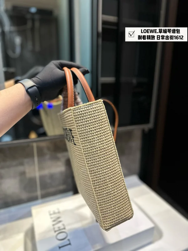 LOEWE 2WAYバッグ