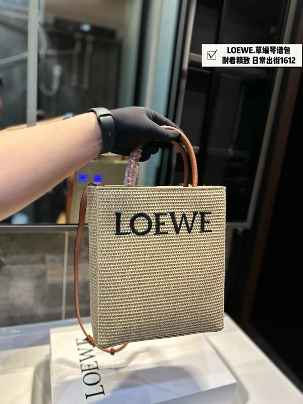 ロエベ バッグ コピー