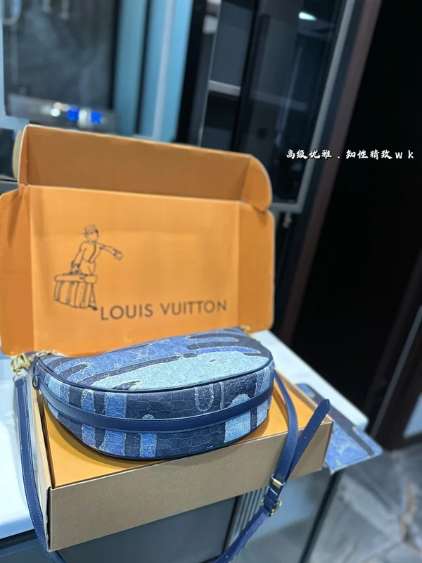 ルイヴィトン ループ ショルダーバッグ