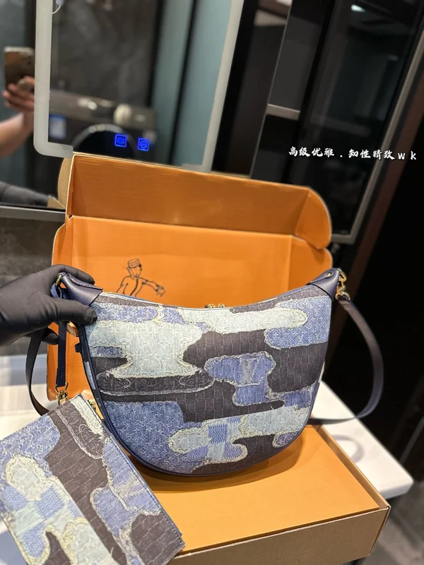 ルイヴィトン 半月型 クロスボディ 鞄