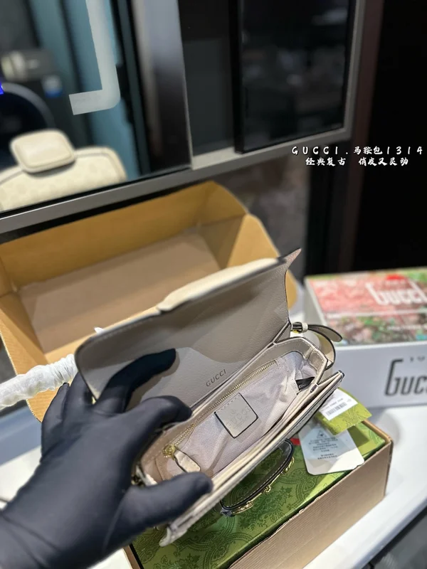 グッチ ゴールド金具