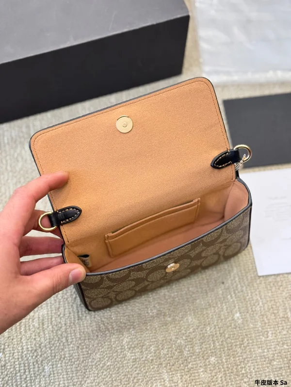 コーチ クロスボディ ブロックド