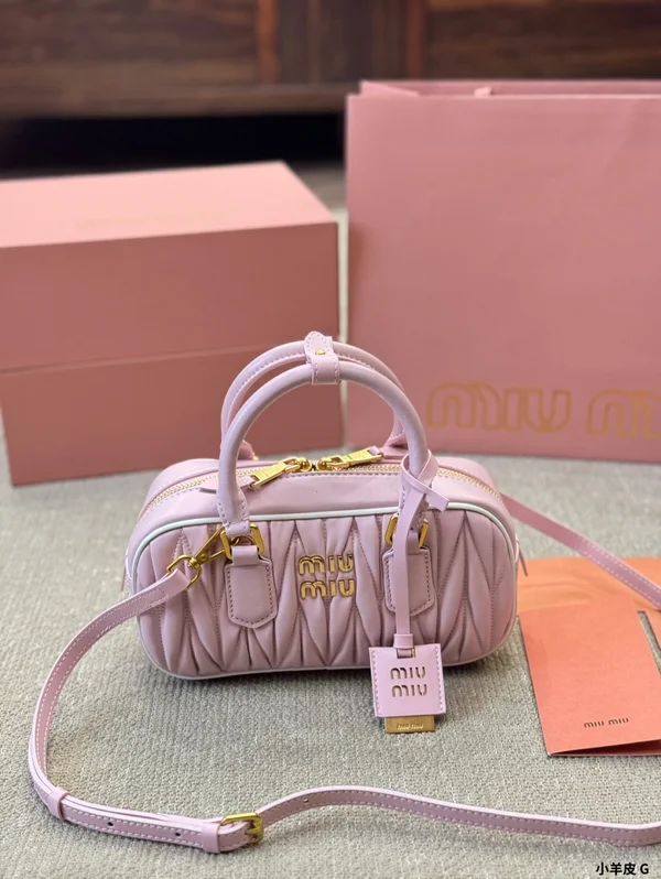 MIUMIU アルカディ