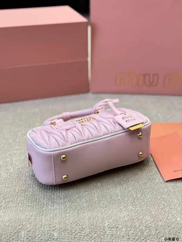 MIUMIU アルカディショルダーバッグ