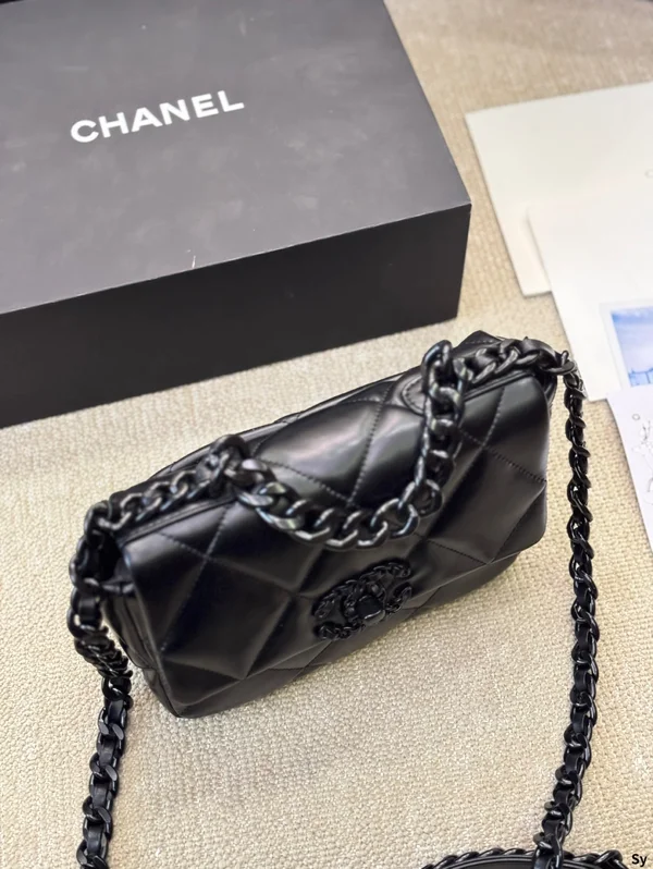 シャネル19 ハンドバッグ