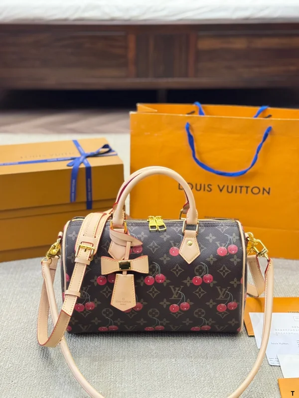 LV × TM ショルダーバッグ モノグラム・チェリー キャンバス