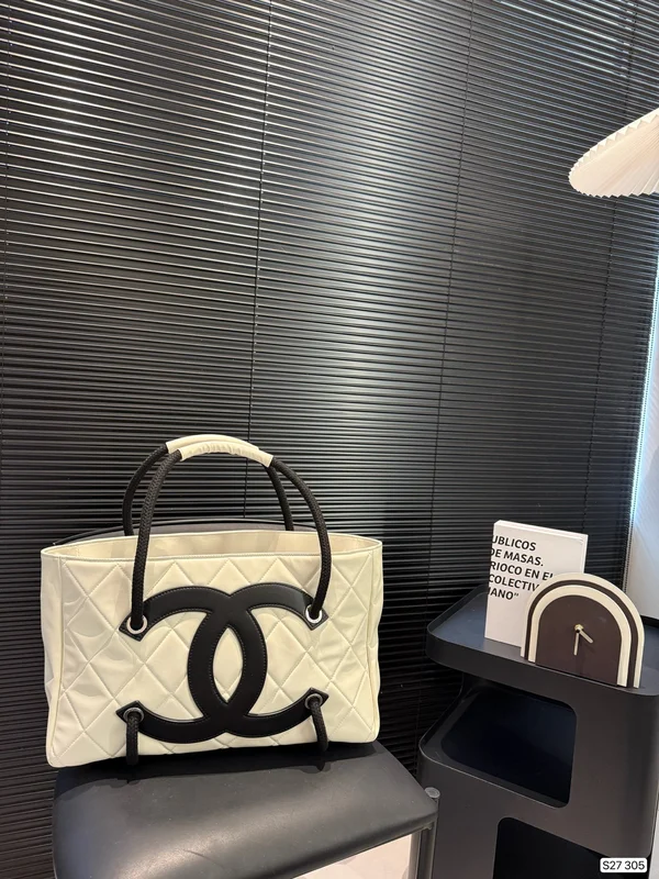 シャネル バッグ