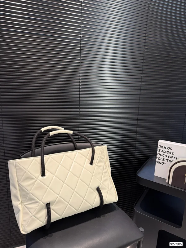 シャネルトートバッグ ラージトート