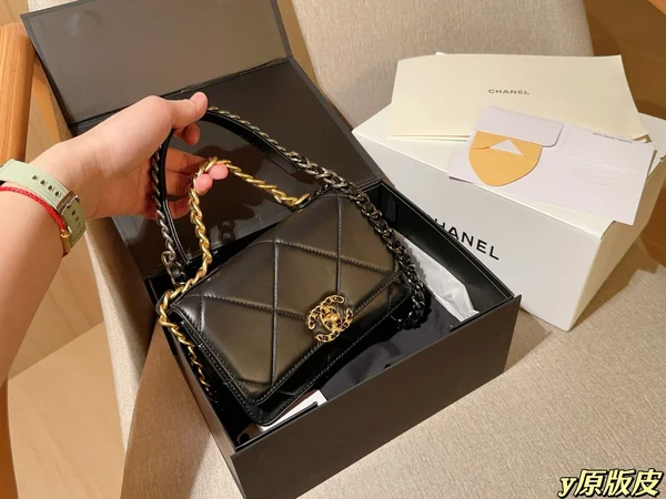 シャネル WOC ショルダーバッグ