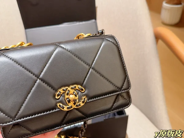 シャネル WOC ショルダーバッグ